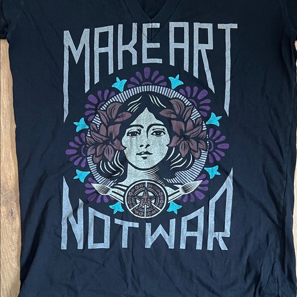 Obey Make Art Not War Deep VNeck Graphic T-Shirt - Picture 3 of 3